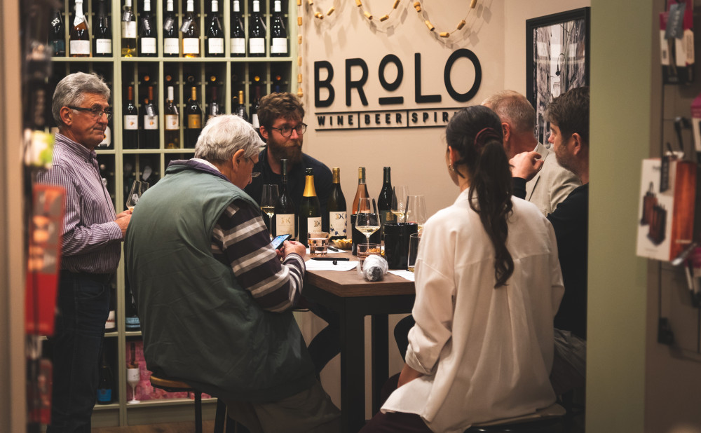 Dvanajčak Kozol Brolo svibanj 2025. kušanje vina