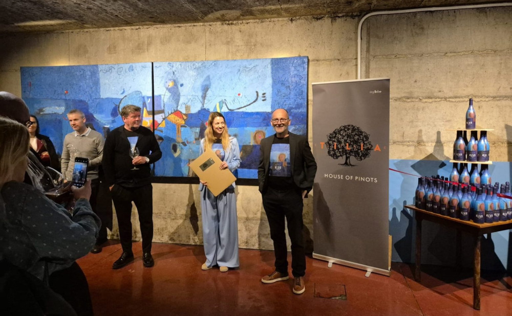 Tilia-Out-of-the-blue-Zare-Kerin-Futura-Matjaz-Lemut-Tonja-Blatnik-1536x1025