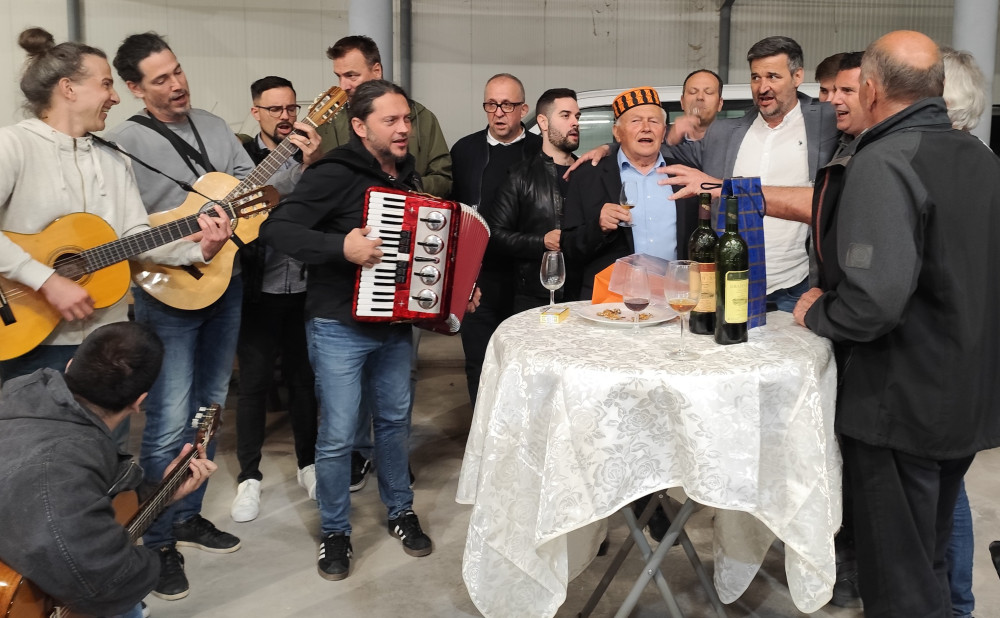 Slika 2 Enjingi pjesma