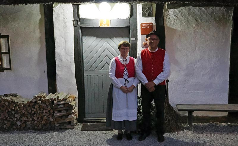 Cviček mobil domaćini