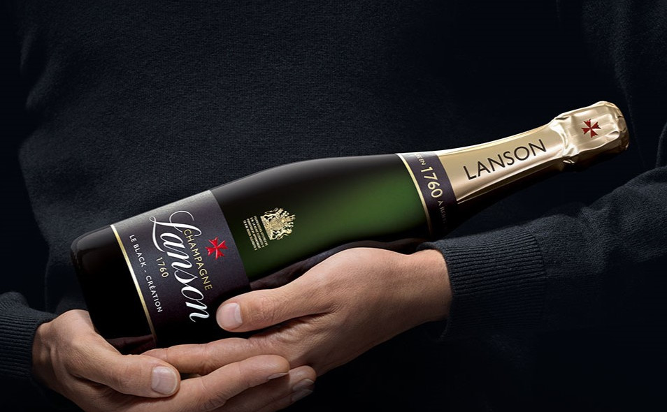 lanson-fotka-visuel-black-en-04-2023