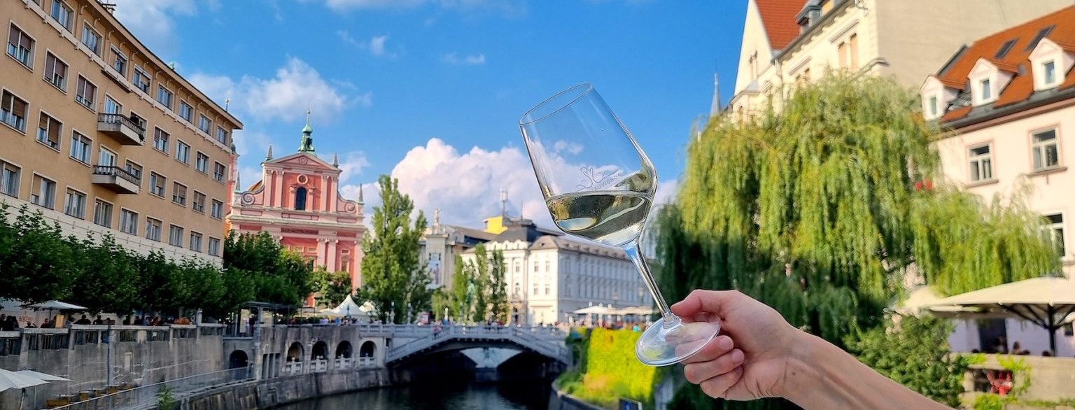Promenada okusa: 11 kuhara i šest vinara 5. travnja u centru Ljubljane