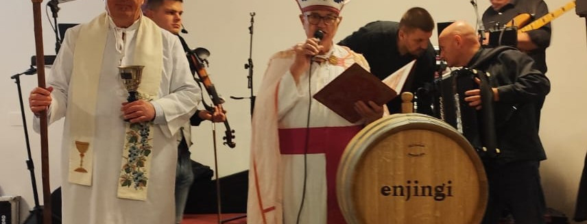 Martinje kod Enjingija! Mlada vina do ponoći, potom ona iz prošlog tisućljeća, a najmlađe je bio Rizling 2008.