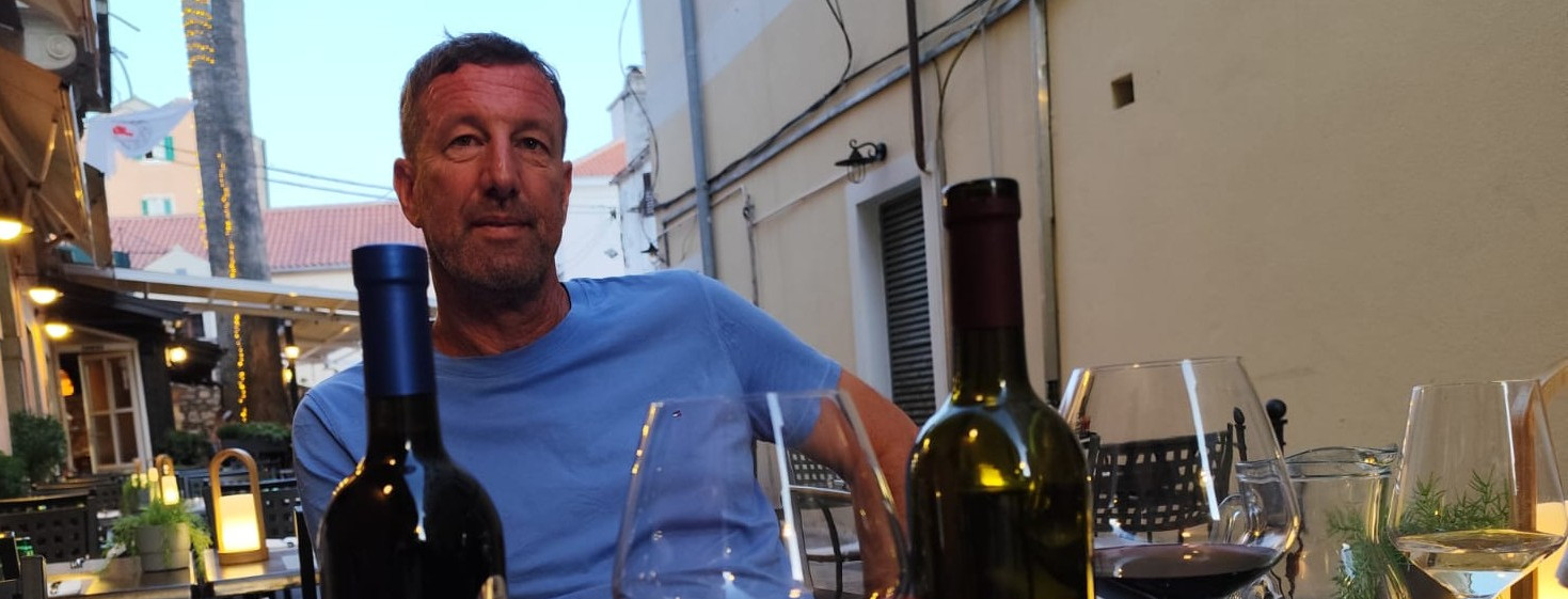 Što piti na Lošinju? Lošinjska vina koja radi Marko Mladen Komadina