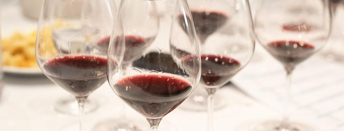 Glas Naroda za crvena vina! Još danas čitatelji biraju najdraži 'crnjak', a gusto je, gusto...